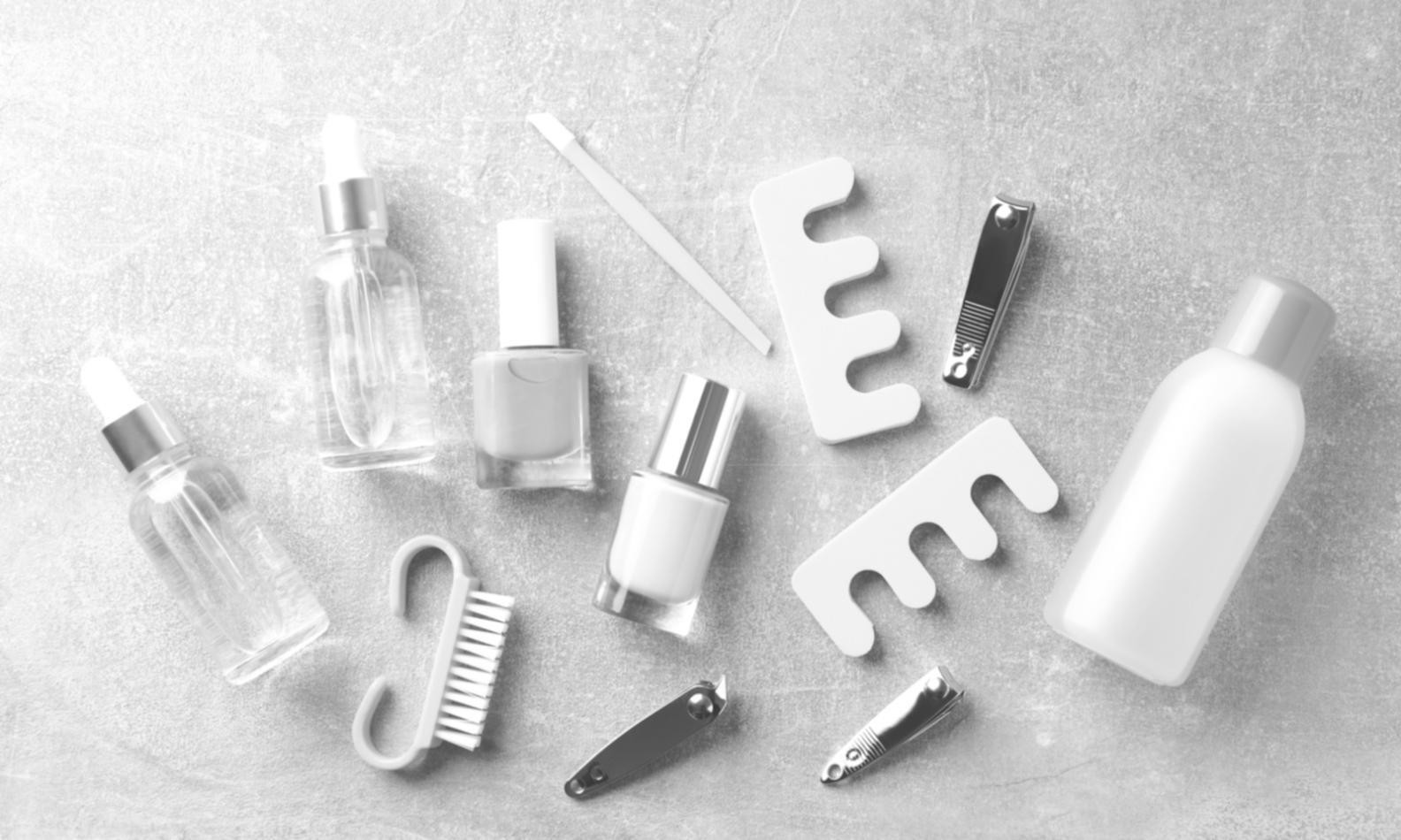 Techniques de manucure professionnelle en cours d'apprentissage
